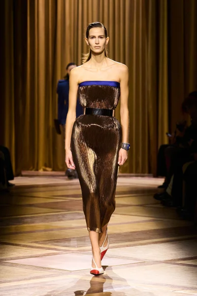 Look 32